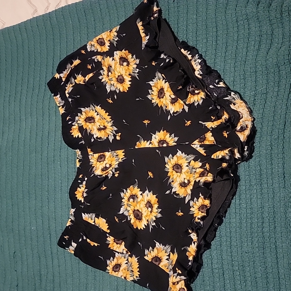 Torrid Daisy shorts